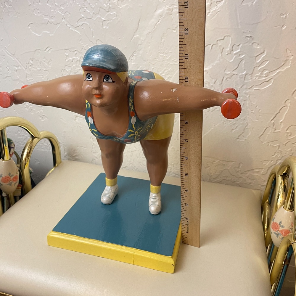 VTG Studio Nova Adorable AF Woman Working Out 12" Statue - Picture 10 of 12